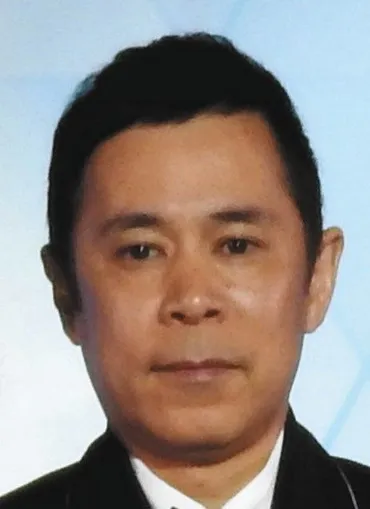 岡村隆史の結婚生活の変化とは？妻との出会いから離婚危機、そして未来への展望？岡村隆史の結婚と家族：出会い、葛藤、そして未来への希望