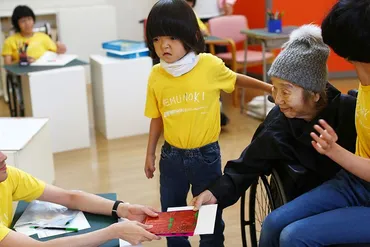 やさしいことはつよいのよ」 宮城まり子さんの温かさに触れた、「ねむの木学園」への旅 
