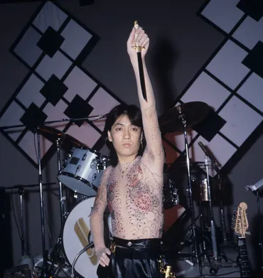 沢田研二、75才で全国ツアーを完走 輝き続ける゛ジュリー゛を『女性セブン』秘蔵写真で振り返る