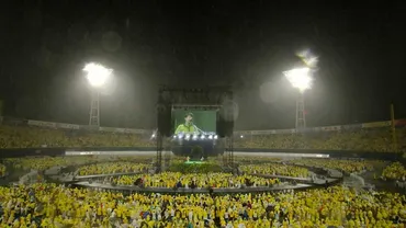 ライブレポート】ゆず、横浜スタジアム゛弾き語り゛公演に6万人熱狂 