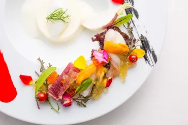 披露宴の料理、なぜ「フレンチ」が多いのか？ 