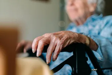歳で亡くなった世界最高齢の女性の健康法…新たな最高齢女性とはまったく異なる