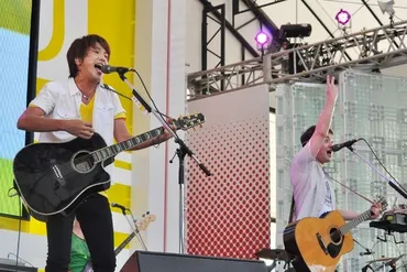 ゆず岩沢厚治の結婚と音楽活動：横浜から広がる愛と絆、その軌跡とは？ゆず岩沢厚治：結婚、家族、音楽、そして未来への希望