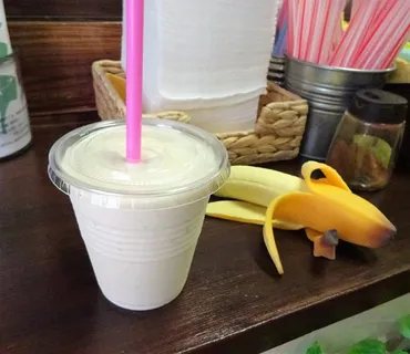 主役はバナナ。昼の部ではジュース、夜の部ではバナナカクテルを提供 