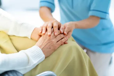 老衰」とは?亡くなる状態?前兆や家族ができる備えについて