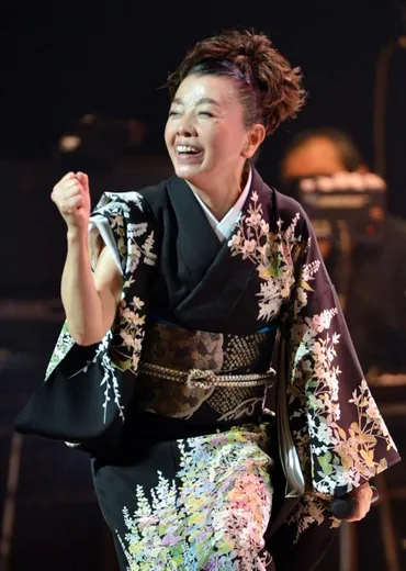 写真】都はるみ、゛北の宿゛で育む矢崎滋との半同棲生活 レストランで肉料理を堪能し、ワインを買い込んで帰宅