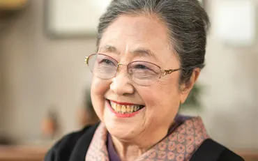 認知症でも゛口は元気゛な佐藤愛子さん101歳の親分気質〈施設でじいさんばあさんに号令、理学療法士さんにあのチビがと…〉