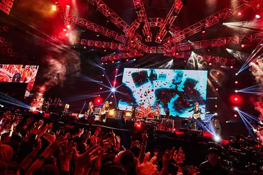 ルナフェス初日ラストセッションのステージに真矢がサプライズ登場! 今年の12月23日に有明アリーナにて「LUNATIC X゛MAS 2025」開催を発表!