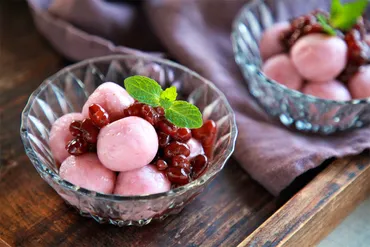 料理研究家Mizukiのレシピ「苺白玉」 