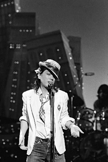 沢田研二、その魅力と音楽人生を紐解く！～時代を彩る名曲、進化し続ける歌声とは？ジュリー、時代を超えて愛される音楽とパフォーマンス