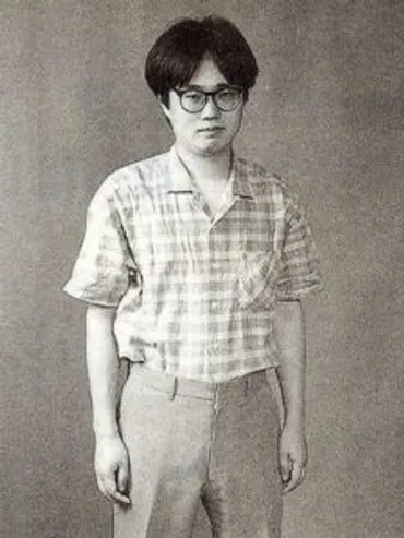 六角精児の学歴