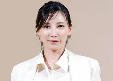透明感ヤバい！３児ママ女優４２歳「夫の」服着た私服にエルメスのバーキン光る、別色も １３年に会社役員と結婚/芸能/デイリースポーツ online