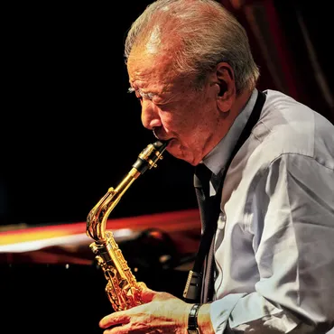 渡辺貞夫(サックス奏者)ってどんな人？ジャズ界のレジェンド、音楽人生を徹底解説！渡辺貞夫 音楽75周年記念公演も決定！ジャズ界の巨匠の魅力とは？