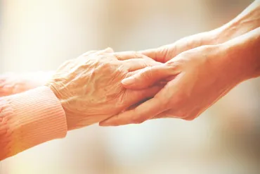 老衰の死亡までの期間は?ご家族が準備することや心構えについて解説