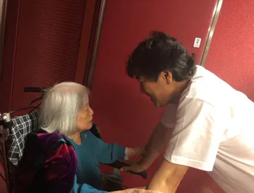 母に何かあってもコンサートが終わるまでは言わないでくれ」野口五郎、苦節デビューを支えた最愛母と覚悟の別れ゛死に目に会わず゛コンサートで絶唱  (1/2)