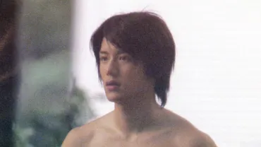 滝沢秀明(タッキー)の人生を振り返る！生い立ちから現在、家族との絆、ジャニー喜多川との関係とは？滝沢秀明、家族、ジャニー喜多川、ジャニーズ事務所、TOBE