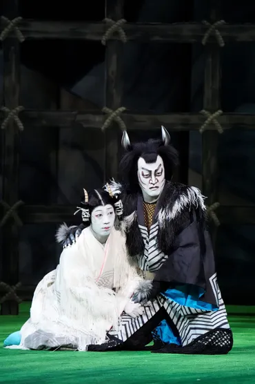 九月花形歌舞伎』「あらしのよるに」初日開幕、公式レポート到着ーー開演前には出演俳優による館前挨拶も、中村獅童「心温まる作品」 