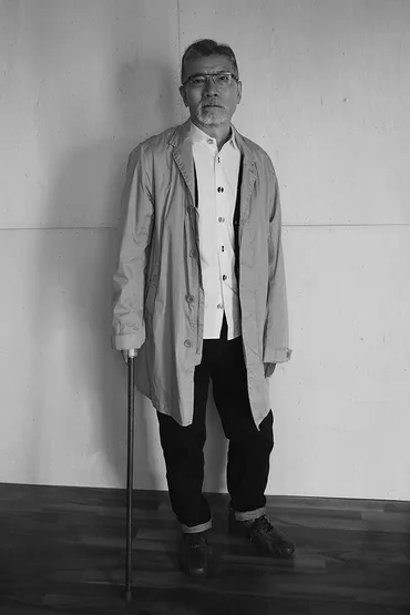 俳優・塩見三省「脳出血で人生を中断されて。元に戻るのは不可能とわかったとき、声をあげて泣いた」自分の物語をあとはゆっくり歩いていく
