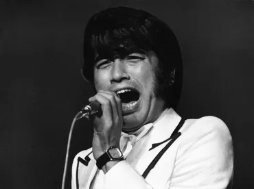 大ヒット曲「また逢う日まで」がたどった数奇な運命 挫折に向かう若者の悲しみを描いた詞が、「新しい別れ」に:東京新聞デジタル