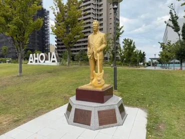 幸せだなぁ】茅ヶ崎でゴールドに輝く銅像を発見 → 永遠の若大将・加山雄三さんだった 