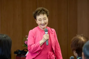 加藤登紀子さん「自由であることが大事」笑いあり涙ありのひととき