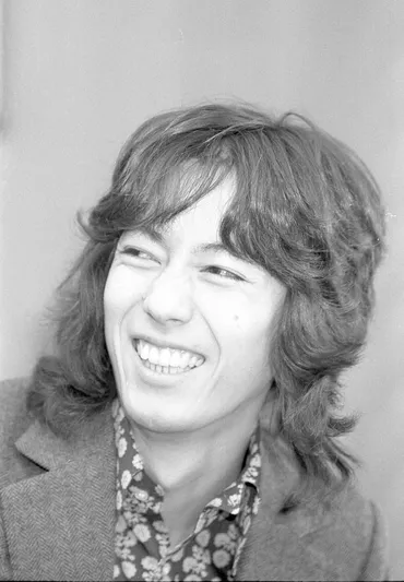 沢田研二とは？栄光と苦悩、そして現在。伝説の歌声は永遠に？ジュリーの栄光と挫折、そして現在。横浜山手の豪邸から、未来への歌声。
