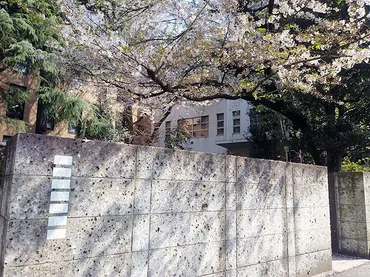 慶応幼稚舎のクラス編成で「O組」は医者の子が目立つ 芸能人やアスリートの子弟は何組？