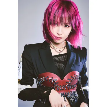 女優、赤座美代子の軌跡：昭和から令和へ、輝き続ける女優人生とは？赤座美代子の多才な活躍：映画、ドラマ、舞台、CM