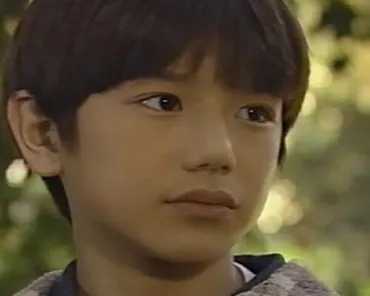 滝沢秀明の軌跡：ジャニーズJr.から裏方へ、現在と未来への展望とは？滝沢秀明の幼少期、ジャニーズ事務所との出会い、そして裏方への転身