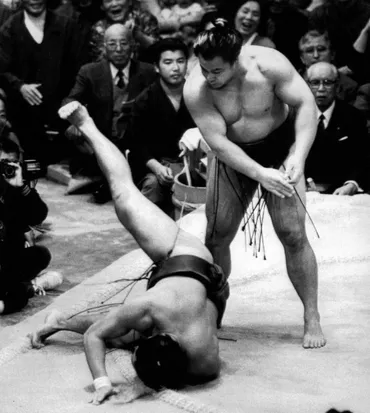 元関脇・寺尾の土俵人生を振り返る！甘いマスクと激しい突っ張り、その軌跡とは？元関脇・寺尾―土俵を彩った甘いマスクと激闘の記録