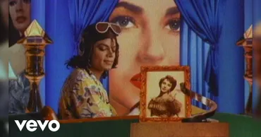 マイケル・ジャクソンの親友として知られていた猿のバブルスくんが画家になる。 