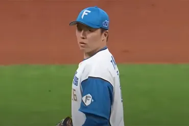 伸び上がる直球が「素晴らしい」 移籍で覚醒…29歳守護神にファン「惚れてる」 
