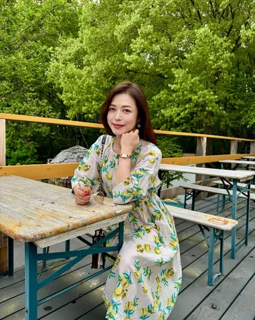 真珠夫人」から23年…55歳女優〝避暑地ショット〟に「ほんとお綺麗」「軽井沢とってもお似合い」「素敵」と反響続々：「おっ！」でつながる地元密着のスポーツ応援メディア  西スポWEB OTTO!