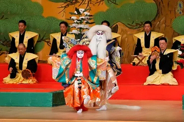 勘太郎の猿若と七之助の阿国が櫓をあげ、芝翫の権太が駆け出し、勘九郎と長三郎の霊獣が歌舞伎座に！ 勘三郎十三回忌を偲ぶ『猿若祭二月大歌舞伎』夜の部  観劇レポート 