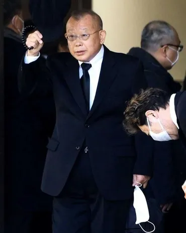 鶴瓶 感謝の弔辞「こいつに師匠にしてもらった」 笑いあり涙あり、笑福亭笑瓶さんと最後のお別れ 葬儀・告別式/芸能/デイリースポーツ online