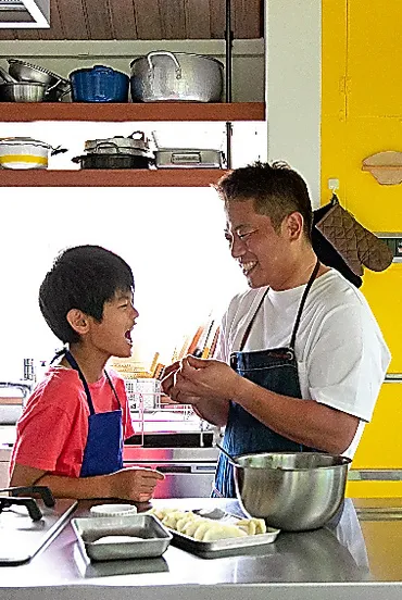 キミとどたばた）料理家・栗原心平さん：下 ご飯作って成功体験：朝日新聞