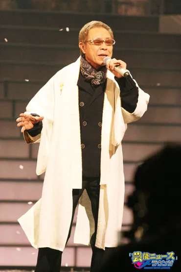 北島三郎 大量の紙吹雪に包まれ『風雪ながれ旅』絶唱 