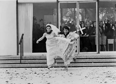 『卒業』は青春映画の傑作？ 時代を超えて愛される理由とは？ダスティン・ホフマン、サイモン＆ガーファンクル。不朽のラブストーリー