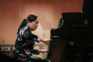 ショパン国際ピアノコンクール：ショパン国際ピアノコン 桑原志織さん4位 