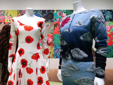 髙田賢三夢をかける」(東京オペラシティアートギャラリー)レポート。パリから世界をカラフルな花々で彩った日本人デザイナー没後初の大規模個展(文:)