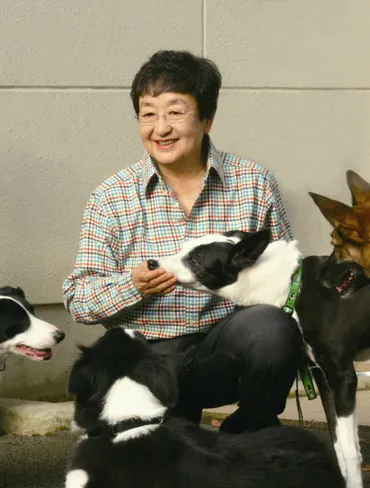 伝説の歌手、今はオリに寝泊り。２７年振りさりげなくニュー ...