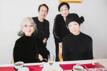 追悼・奈良岡朋子さん】石井ふく子さんが語った、同じマンション ...