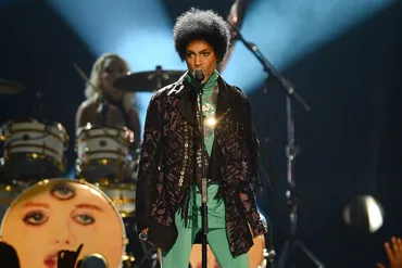 プリンスの遺産相続争いは何故こんなに長引いた？未発表音源や法廷闘争から見る遺産相続問題の真相？3億ドル相続争いの顛末！プリンスを巡る遺産問題の行方