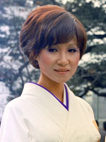 ザ・ピーナッツ伊藤エミ - 昭和を彩った双子の歌声、その軌跡とは？永遠の歌声、ザ・ピーナッツ伊藤エミの生涯