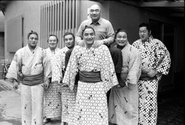 元関脇・寺尾の錣山親方 「土俵の鉄人」６０歳急逝…１８年貴乃花 ...