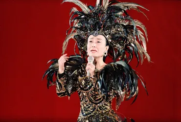 美空ひばり「不死鳥コンサート」３９曲熱唱５万人が熱狂した伝説 ...