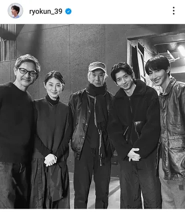 緒形直人＆仙道敦子夫妻 イケメン息子と家族ショット！結婚３１年「そっくり」「ステキな写真」 