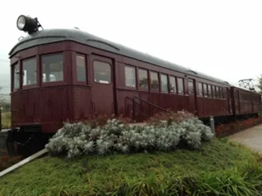 トモエ学園」の電車の教室安曇野ちひろ公園トットちゃん広場安曇野のペンション「森のみち草」本と宿の日々