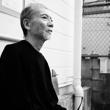 麻痺で感覚がないはずなのに絶え間ない痛みが襲う…俳優・塩見三省が脳出血の後遺症と闘った壮絶な逆転劇