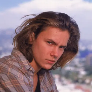 スタンド・バイ・ミー』が生んだスター。伝説の俳優リバー・フェニックスの年の生涯【写真集】